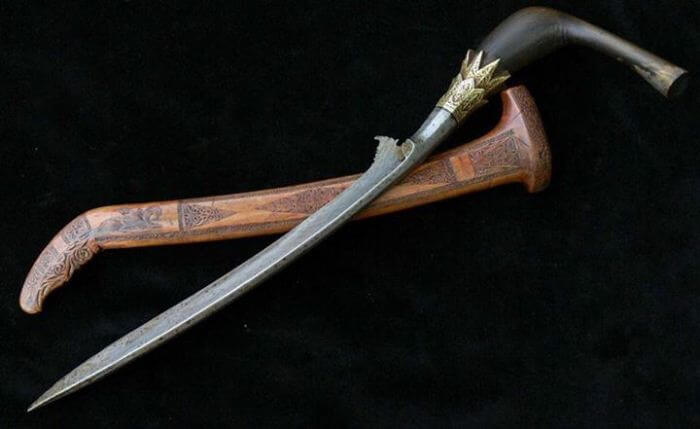 Senjata tradisional berasal yang rencong dari merupakan Rencong